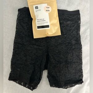 Knix x The Birds Papaya Lace Thigh Saver